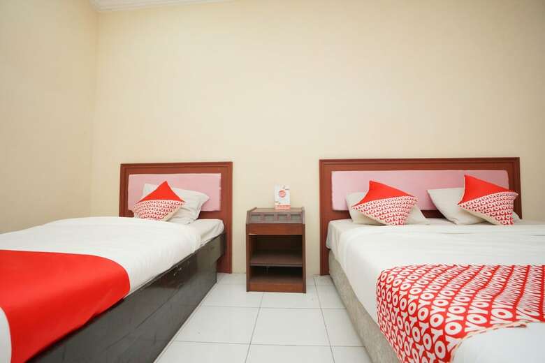 Hostal Oyo 2003 Female Guest House