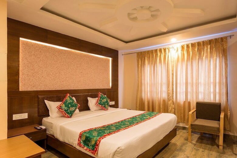 Hotel Yellow Pagoda