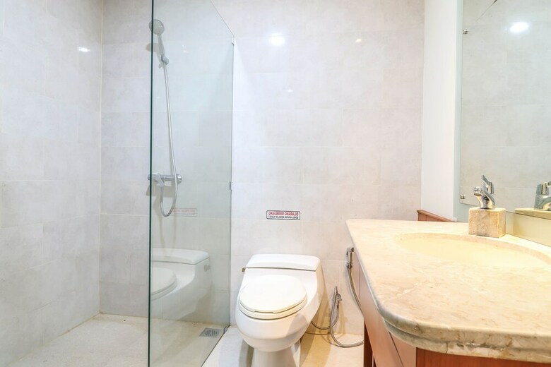Hostal Oyo 2234 Dewi Uma House