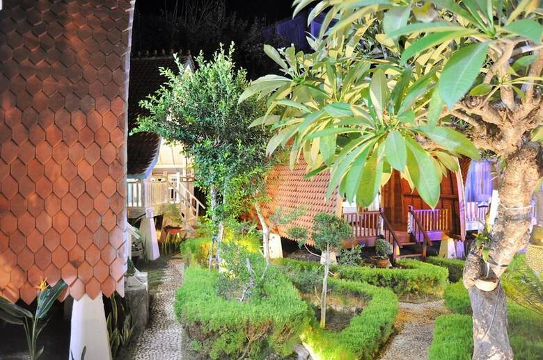 Bed & Breakfast Bakung Cozy Cottage