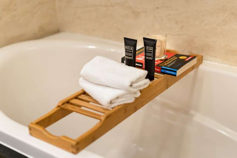 Bed & Breakfast Saigon Suites Collection By Idg In D1