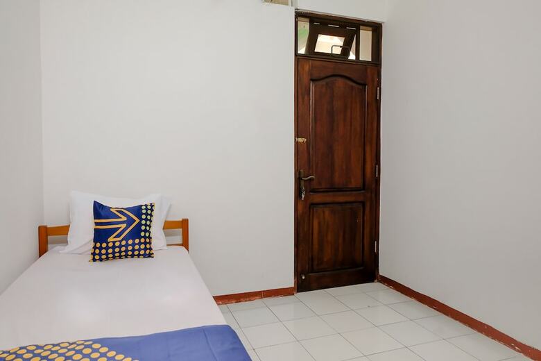 Hostal Spot On 2749 Tiga Sinar Residence