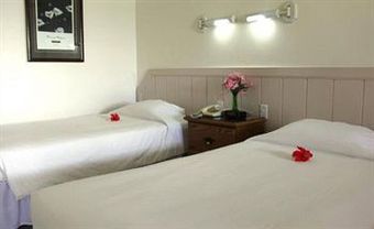 Hotel West Plaza By The Sea