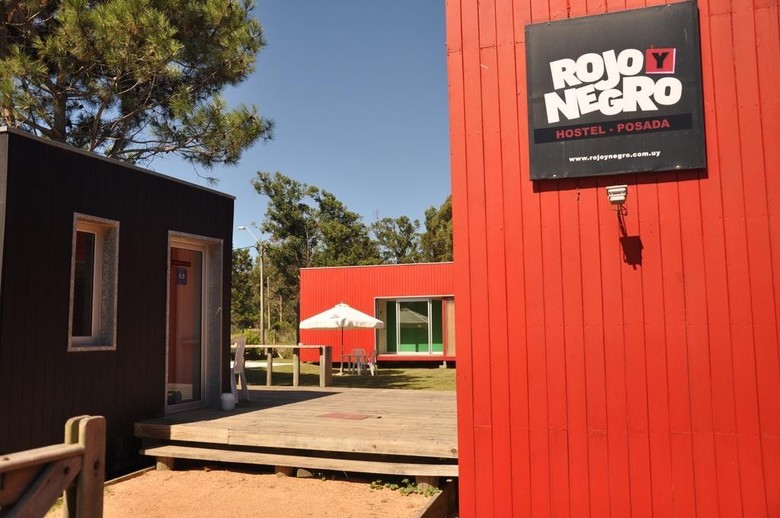 Rojo Y Negro Hostel - Posada