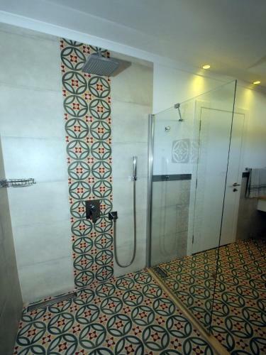 Sea Breeze Hotel And Apartments