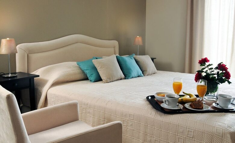 Athenea Hotel