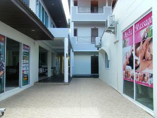 Hotel The Mareeya Place