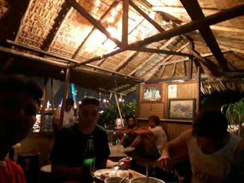 Hostal Phiman Riverview Guesthouse