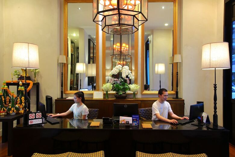 99 The Gallery Hotel