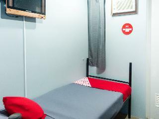 Hotel Oyo 561 Abn Hostel