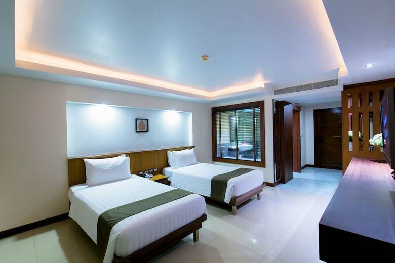Hotel Thanthip Beach Resort