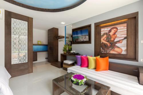 Dolphin Hotel Phuket