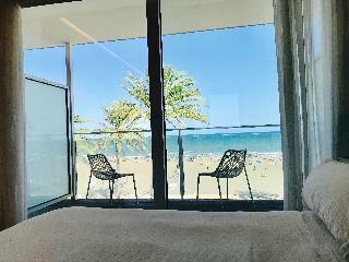 Meraki Beach Hotel
