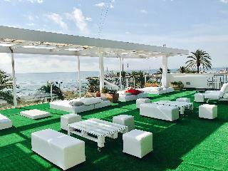 Meraki Beach Hotel