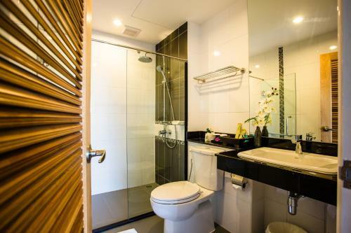 Crystal Jade Hotel And Service Apartment