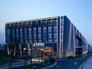 Nanjing Lakehome Hotels Resorts