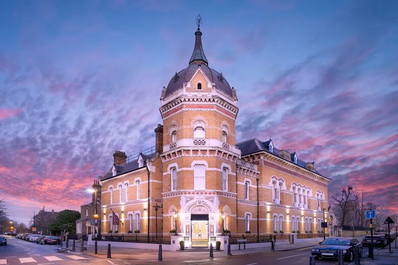 Lansbury Heritage Hotel