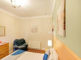 Oyo Eastbank Hotel