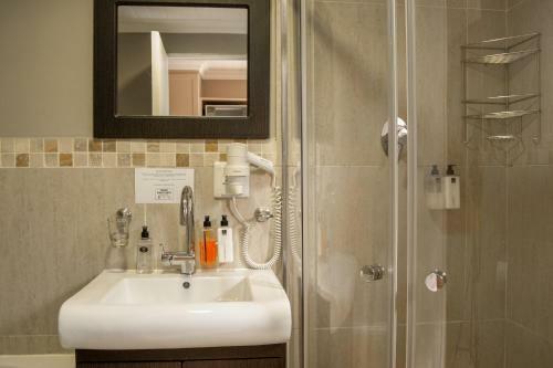 Hostal Ruslamere Hotel, Spa And Conference Centre