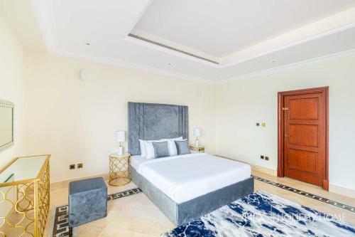 Villa Lux - The Dubai Paradise Palace
