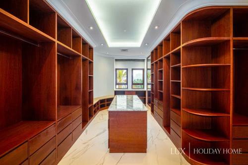 Villa Lux - The Dubai Paradise Palace