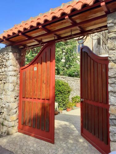 Hostal Guest House Zadeja
