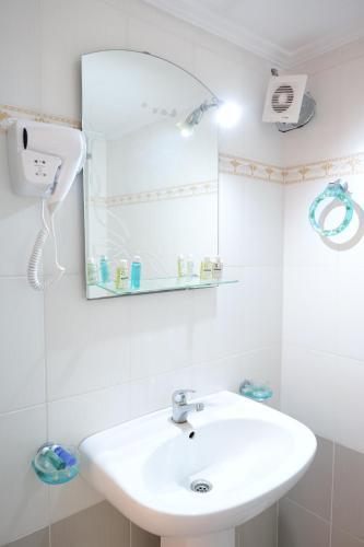 Stunning 2-bed Apartment In Sarande