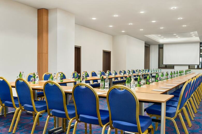 Ramada Hotel & Suites By Wyndham Yerevan