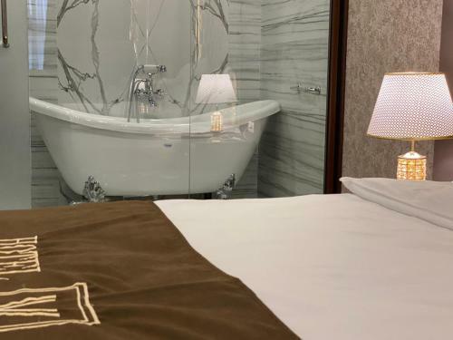 Viaggio Hotel & Tours