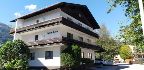 Hostal Haus Kira