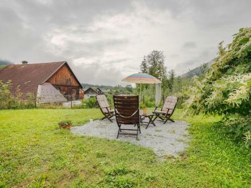Spacious Mansion In Hermagor-pressegger See With Garden
