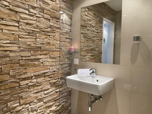 Alpine Studio Apartment By AA Holiday Homes