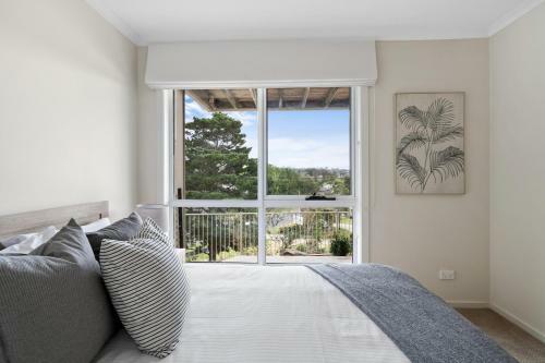 Water View Home- Minutes To Town