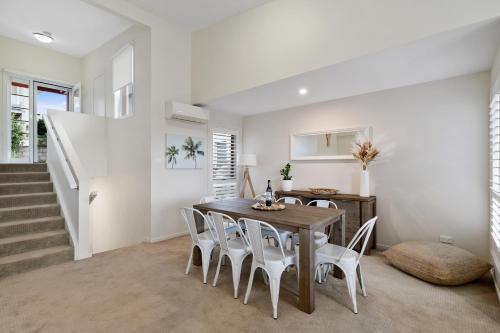 Water View Home- Minutes To Town
