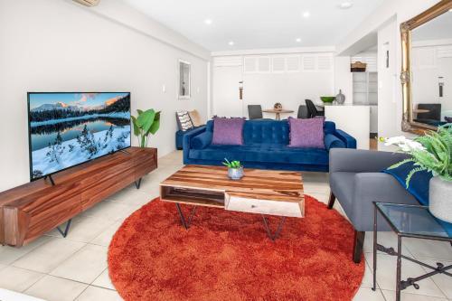 Stylish 2-bed Apartment With Sweeping River Views