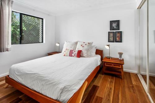 One-bed Apartment With Balcony And Parking Near Cbd