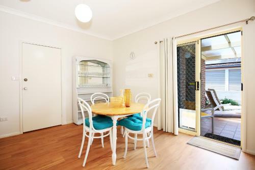 The Crescent - Pet Friendly - 1 Min To Beach