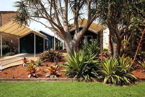 Ayana Beach House - Pet Friendly - Opposite Beach