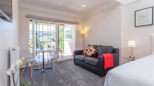 Balconies Lakeside - Studio Apartment 2