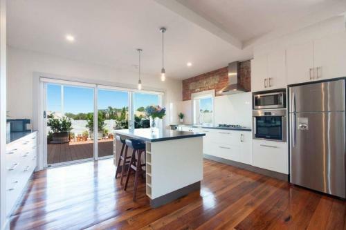 The Bank Apartment - Echuca Holiday Homes