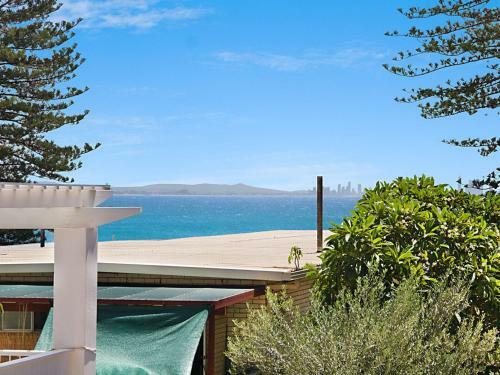 Cobden Court Unit 5 - 2 Bedroom Unit One Street From The Beach