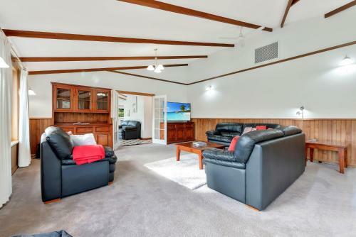 Luxury 6 Bedroom Home With Pool And Spa