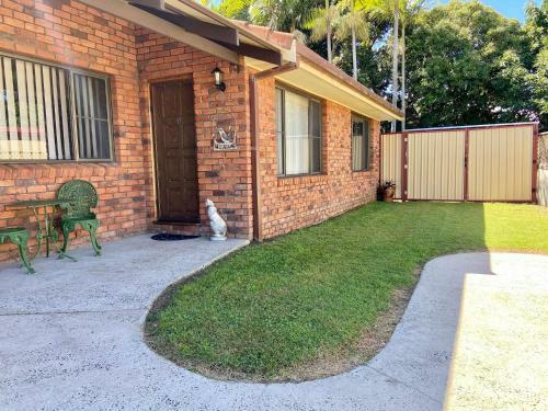 Bromeliads Unit 2 7 Ballanda Crescent
