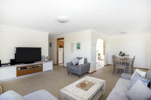 Wooroonga Crescent 9 Kioloa Nsw 2539