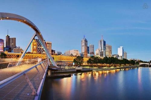 Apartamento A Stylish 2br Apt, 5-min Walk To Melbourne Central