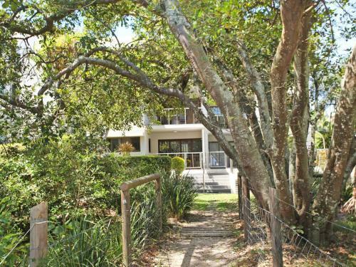 Windmill 4 - Two Bedroom Beachside Apartment On Parkyn Parade!