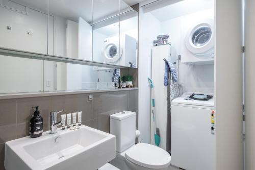 Stylish Camperdown Apartment And Parking Inc