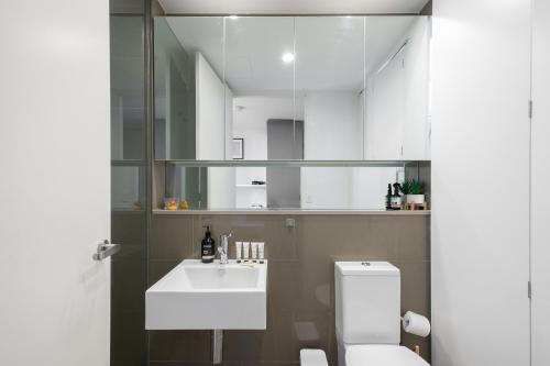 Stylish Camperdown Apartment And Parking Inc