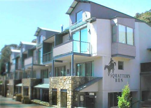 Village Square 1-bedroom Apartment