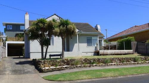 Beachpoint Cottage